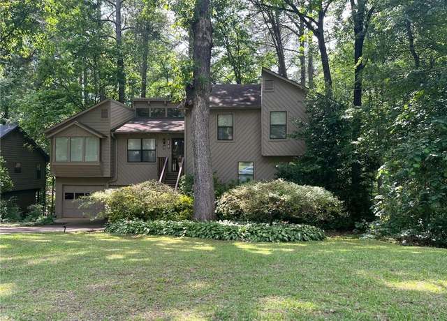 Property at 2261 Ravenwood Trl, Marietta, GA 30066, 3 beds, 2 baths