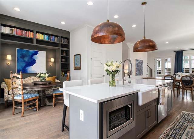Property at 1831 Brooks Dr NW, Atlanta, GA 30318, 4 beds, 3.5 baths