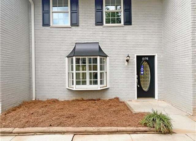 Property at 1098 Eastview Cir NE, Conyers, GA 30012, 2 beds, 1.5 baths