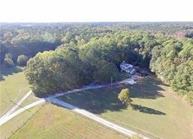 Property at 4424 Lower Fayetteville Rd, Sharpsburg, GA 30277, 4 beds, 3.5 baths