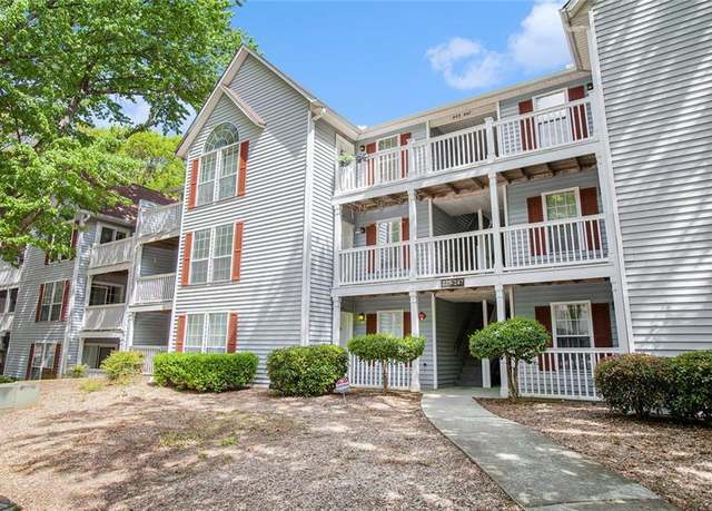 Property at 233 Cobblestone Trl, Avondale Estates, GA 30002, 2 beds, 2 baths