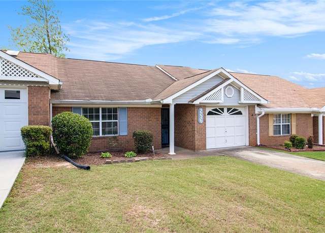 Property at 256 Olde Oaks Ln, Riverdale, GA 30274, 2 beds, 1 bath