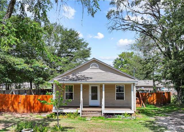 Property at 43 Richardson St, Winder, GA 30680, 3 beds, 1 bath