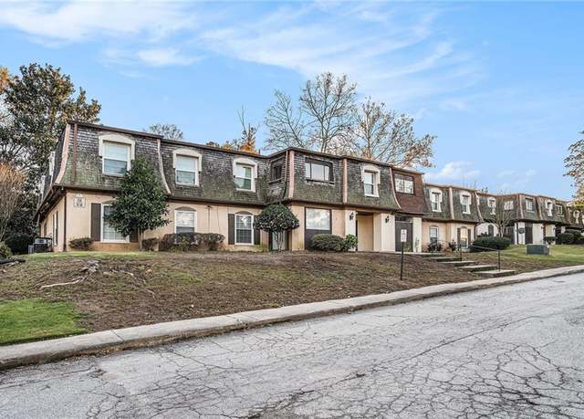 Property at 46 Le Parc Fontaine, Lithonia, GA 30038, 2 beds, 2 baths