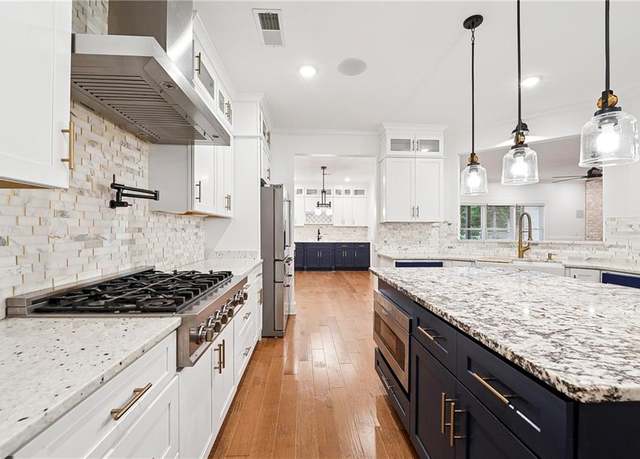 Property at 4603 Clarks Bridge Rd, Gainesville, GA 30506, 5 beds, 3.5 baths