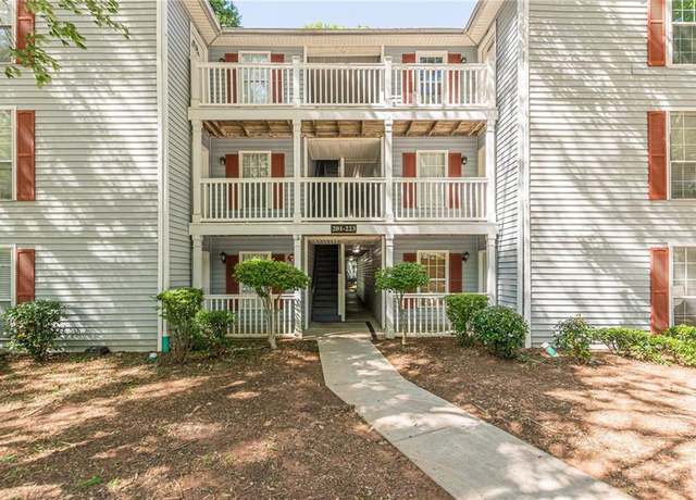 Property at 215 Cobblestone Trl, Avondale Estates, GA 30002, 2 beds, 2 baths