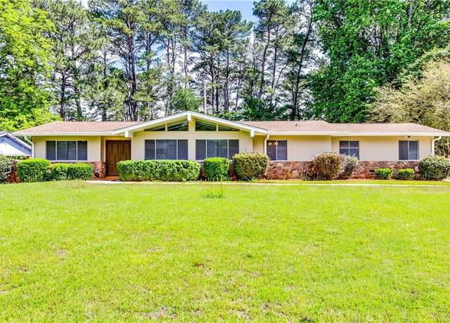Property at 4342 Riverwood Cir, Decatur, GA 30035, 3 beds, 3 baths