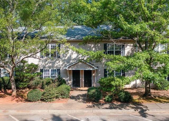 Property at 104 Westchester Cir #4, Athens, GA 30606, 3 beds, 2.5 baths