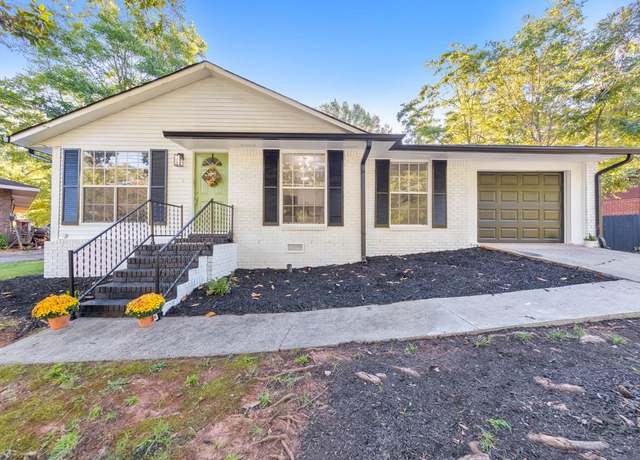Property at 83 Sunset Ln, Newnan, GA 30263, 3 beds, 2 baths