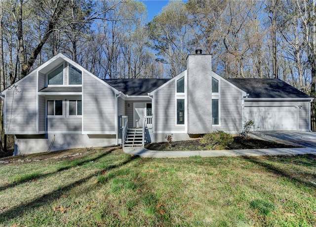 Property at 190 Saratoga Dr, Lawrenceville, GA 30044, 3 beds, 2 baths