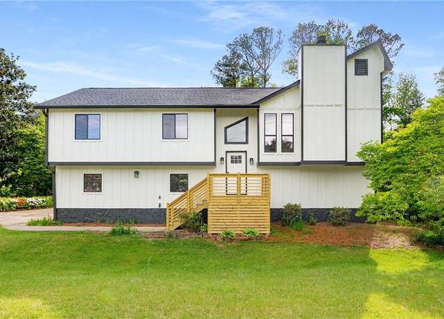 Property at 3152 Normandy Cir NE, Marietta, GA 30062, 4 beds, 3 baths