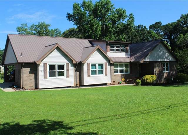 Property at 5225 Kings Hwy, Douglasville, GA 30135, 5 beds, 2.5 baths