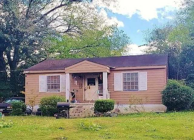 Property at 1330 Lakeview Dr, Macon, GA 31206, 2 beds, 1 bath