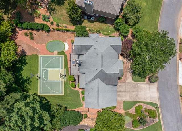 Property at 1060 Fairway Valley Dr, Woodstock, GA 30189, 5 beds, 4.5 baths