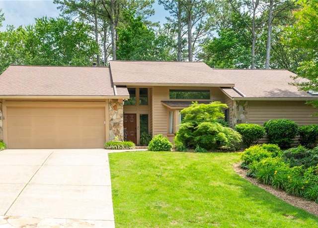 Property at 4030 Muirfield Ln, Marietta, GA 30068, 3 beds, 2.5 baths