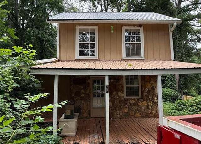 Property at 352 Price Rd, Carrollton, GA 30116, 3 beds, 1.5 baths