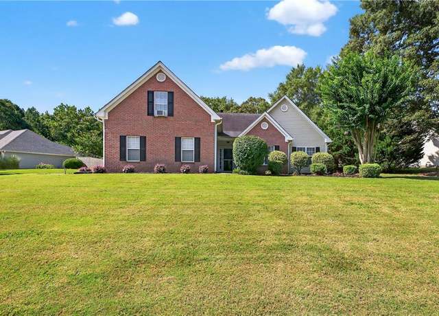 Property at 3617 Shoal Trail Dr, Bethlehem, GA 30620, 3 beds, 2 baths