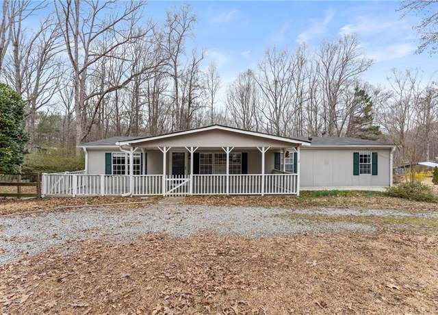 Property at 6800 Capitola Farm Rd, Flowery Branch, GA 30542, 3 beds, 2.5 baths