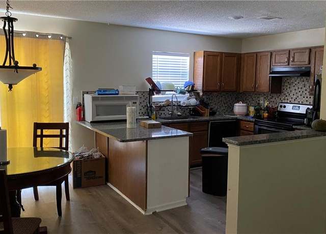 Property at 72 Belmonte Cir SW, Atlanta, GA 30311, 2 beds, 2.5 baths