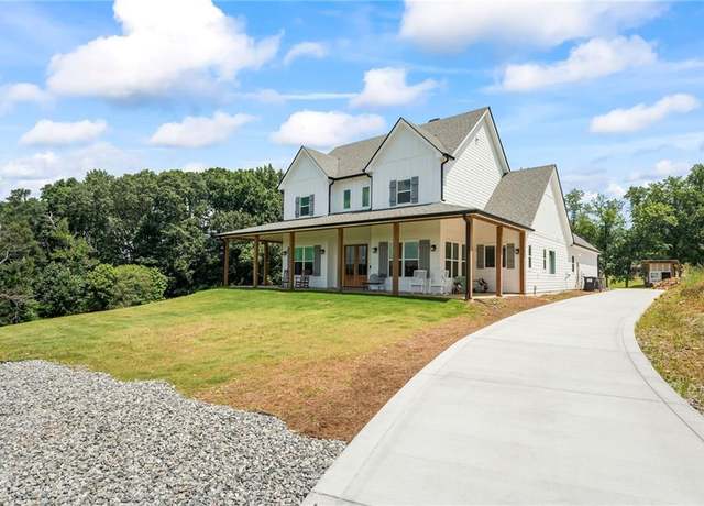 Property at 5315 Hendrix Rd, Cumming, GA 30040, 4 beds, 2.5 baths