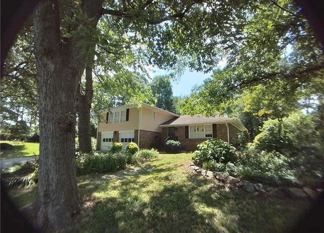 Property at 5236 Corinth Cir, Stone Mountain, GA 30087, 4 beds, 2.5 baths
