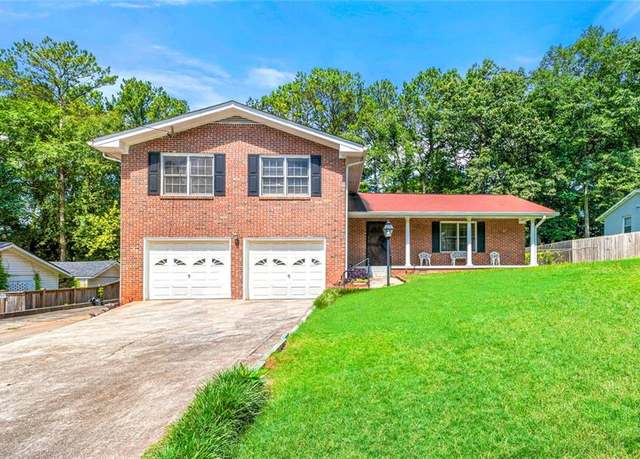 Property at 2117 Chestnut Hill Circle Cir, Decatur, GA 30032, 3 beds, 2.5 baths