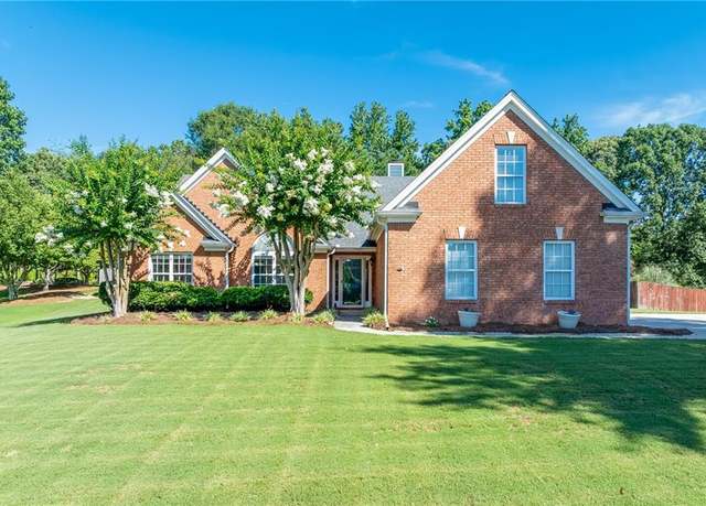 Property at 2760 Jay Oak Dr, Dacula, GA 30019, 4 beds, 2 baths