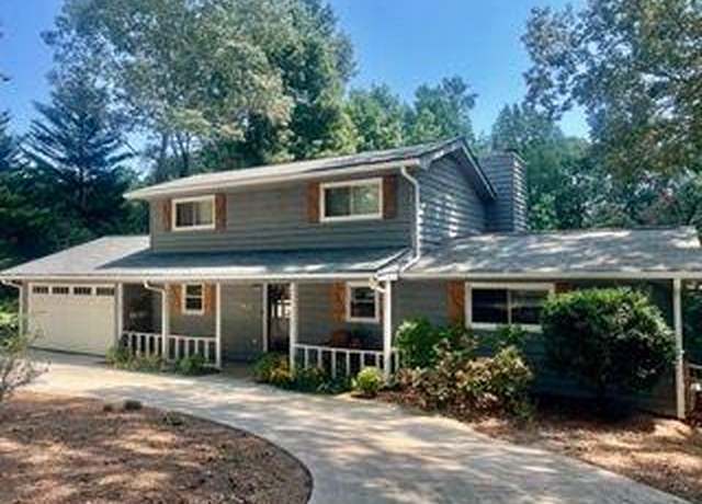 Property at 3864 Corinth Dr, Gainesville, GA 30506, 3 beds, 3.5 baths