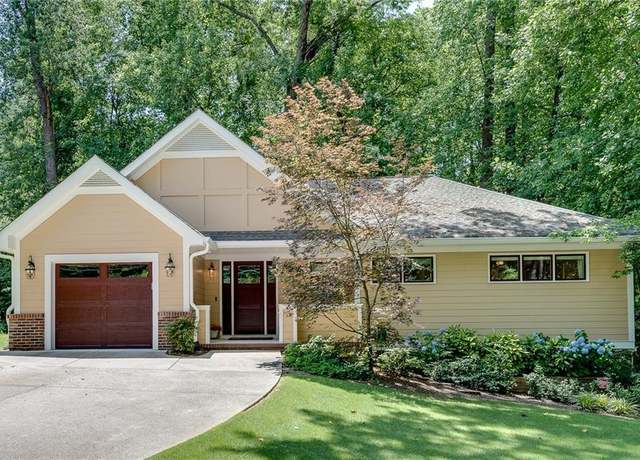 Property at 1233 Poplar Grove Dr NE, Atlanta, GA 30306, 2 beds, 2.5 baths