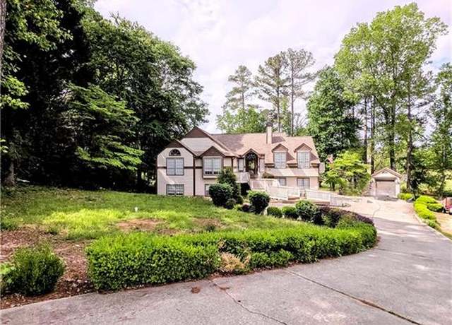 Property at 200 Valley Brook Dr, Newnan, GA 30265, 5 beds, 5 baths