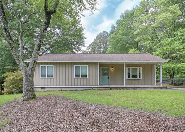 Property at 510 Pineland Rd SW, Mableton, GA 30126, 3 beds, 2 baths
