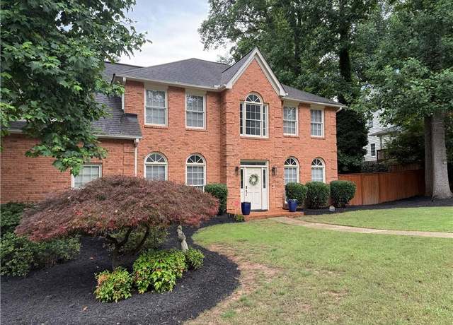 Property at 200 Creek Run Ct, Alpharetta, GA 30005, 4 beds, 2.5 baths