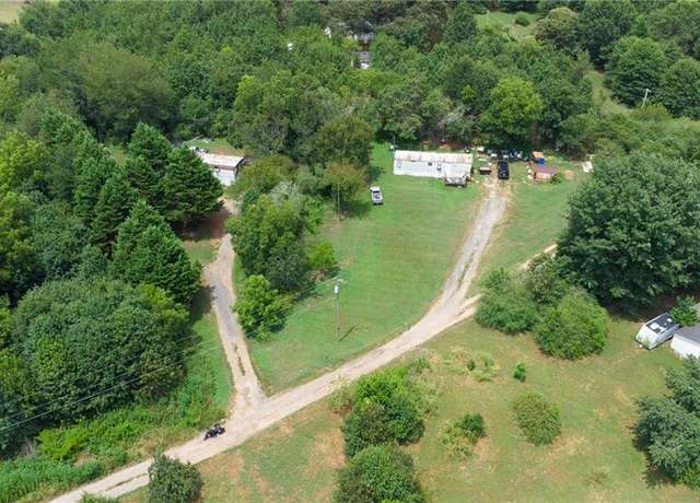 Property at 5707 B Parks Rds, Cumming, GA 30041, 2 beds, 2 baths
