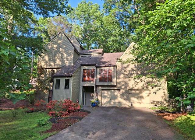 Property at 2505 Oakrill Rd, Marietta, GA 30062, 4 beds, 3.5 baths