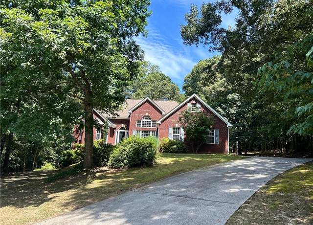 Property at 206 Royal Crest Dr, Braselton, GA 30517, 3 beds, 2 baths