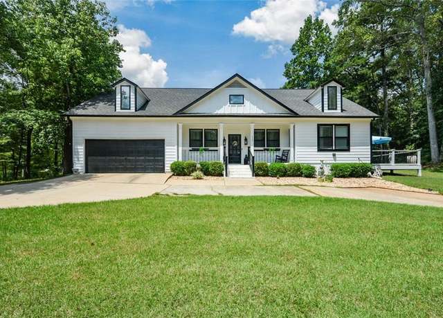Property at 3145 S Elizabeth Dr, Douglasville, GA 30135, 3 beds, 3 baths