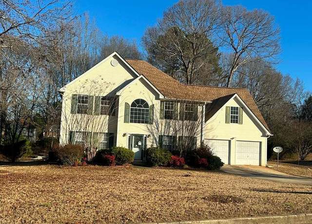 Property at 4010 Peachtree Farms Rd, Rex, GA 30273, 3 beds, 2.5 baths