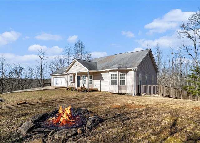 Property at 3579 Sequoia Rd, Gainesville, GA 30506, 3 beds, 2 baths