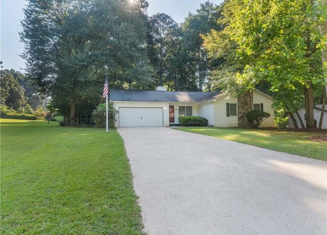 Property at 8234 Tupelo Trl, Jonesboro, GA 30236, 3 beds, 2 baths