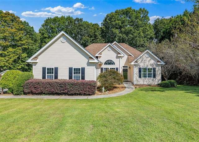 Property at 3834 Covered Bridge Pl, Gainesville, GA 30506, 3 beds, 2 baths