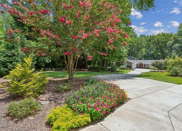 Property at 750 Crest Valley Dr NW, Sandy Springs, GA 30327, 4 beds, 3.5 baths