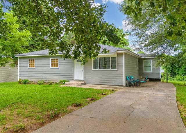 Property at 2199 Clairmont Cir, Snellville, GA 30078, 5 beds, 2 baths