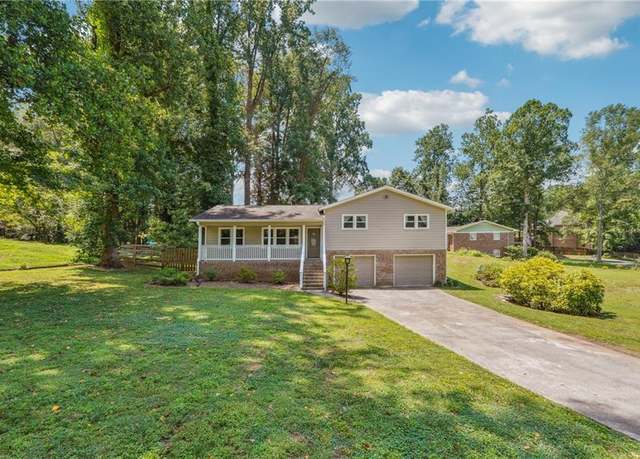 Property at 2100 Sundance Pl, Marietta, GA 30066, 3 beds, 2 baths