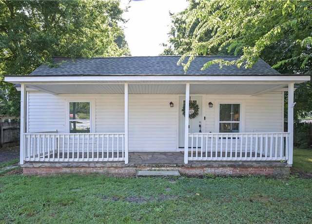 Property at 19 Walnut St, Aragon, GA 30104, 3 beds, 2 baths