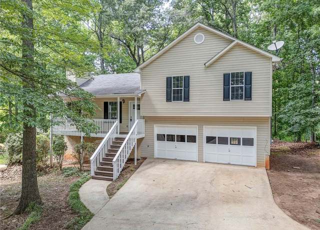Property at 459 Bakers Bridge Cir, Douglasville, GA 30134, 3 beds, 2 baths