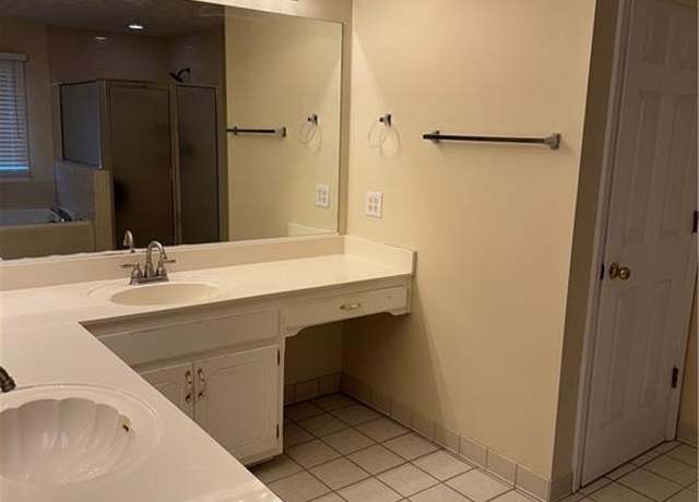 Property at 143 Tracy Ln, Mcdonough, GA 30253, 3 beds, 2 baths