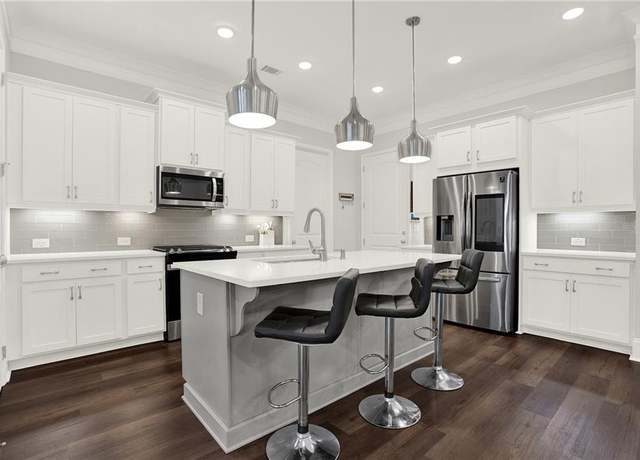 Property at 2128 Cosette Ln, Kennesaw, GA 30152, 3 beds, 2.5 baths