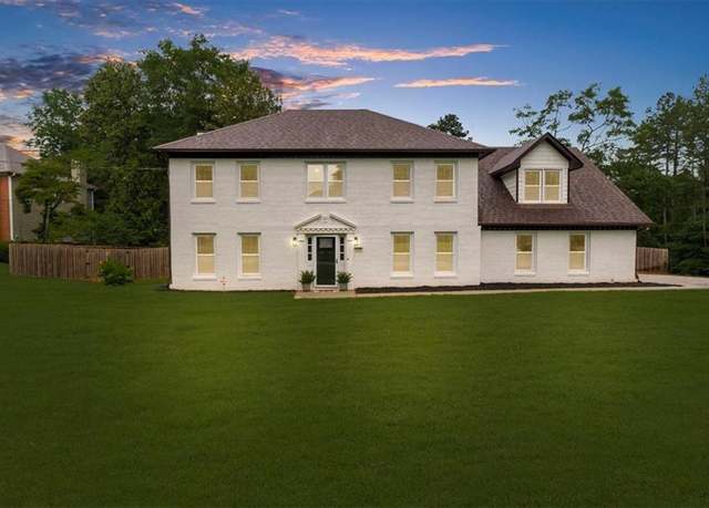 Property at 4605 Tims Pl, Snellville, GA 30039, 5 beds, 2.5 baths