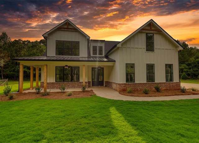 Property at 4145 Mount Paran Dr, Social Circle, GA 30025, 4 beds, 3.5 baths