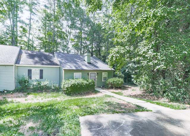 Property at 207 Westland Cir SW, Marietta, GA 30064, 2 beds, 2 baths